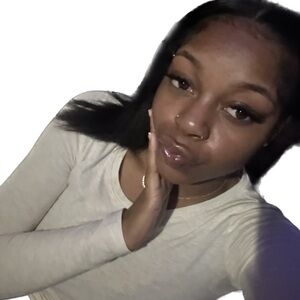 Meet your Posher, Deneecia